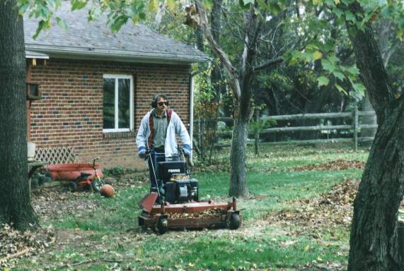 mowing.jpg (47185 bytes)